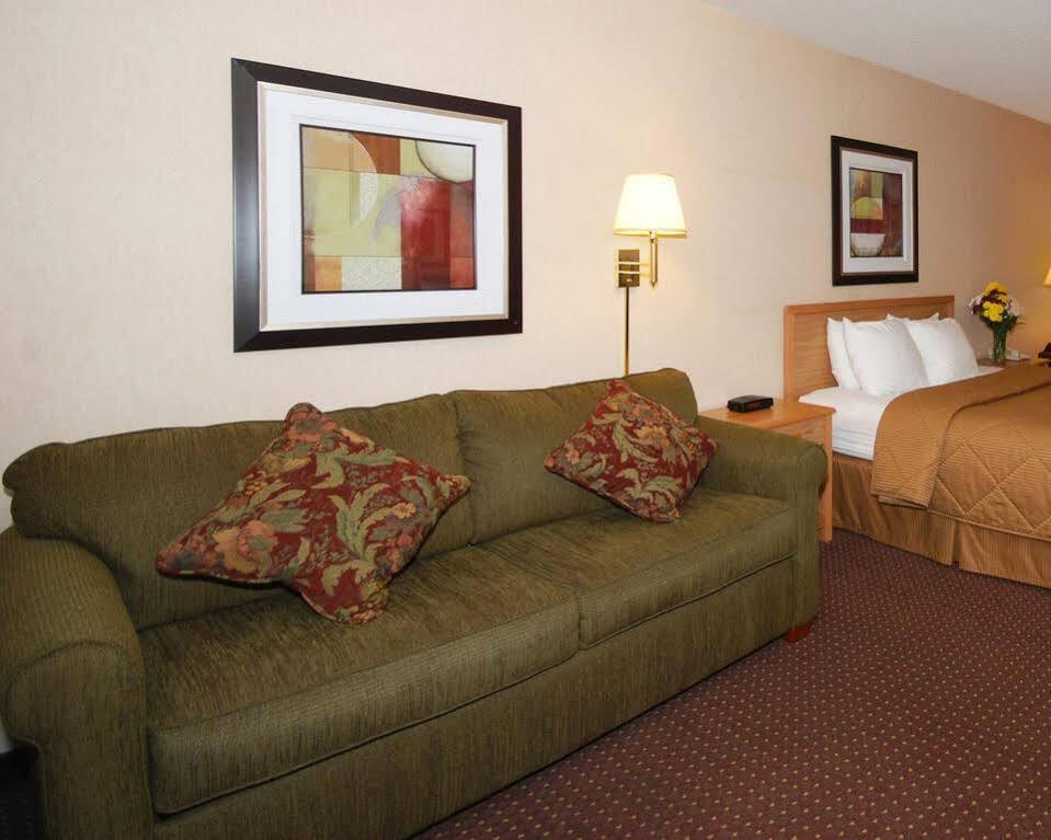 Baymont By Wyndham Marinette Otel Dış mekan fotoğraf